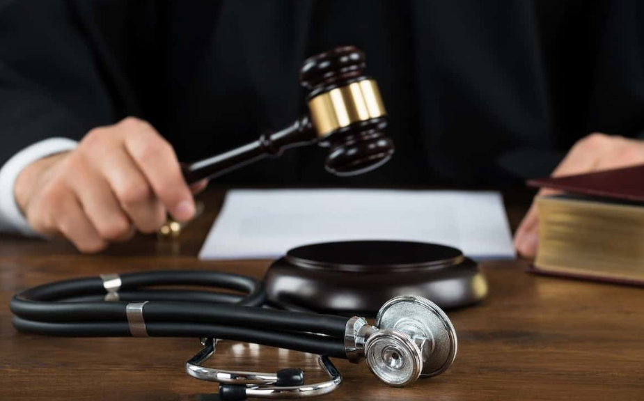 The 5 Benefits of Engaging a Medical Negligence Lawyer