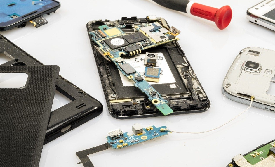 Common Issues and Solutions in Mobile Phone Repair