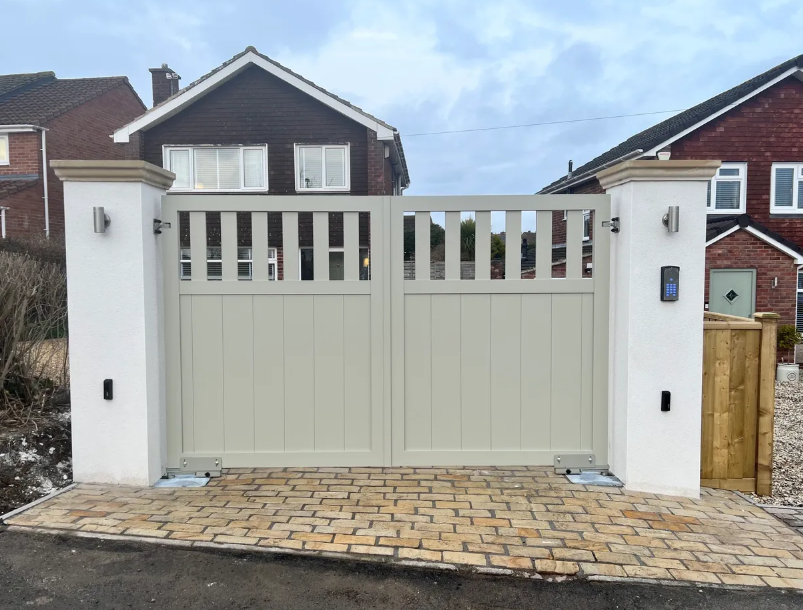 Automatic gate specialists